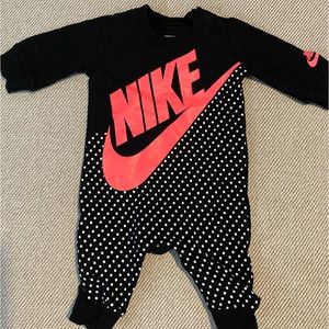 Nike Black and Pink Outfit Baby Girls Size 3 months